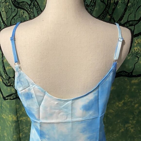 Spaghetti Strap buttoned tank top - Picture 4 of 8